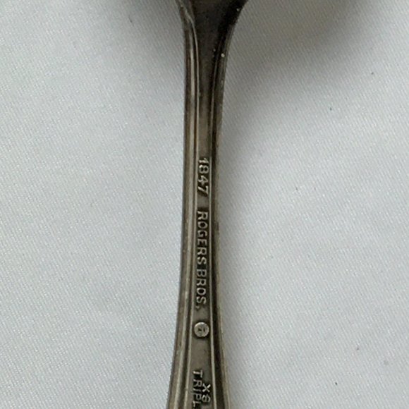 Vintage 1847 Rogers Bros Sterling Silver X3 Triple Plate Sugar Shell FANCY Spoon - Picture 2 of 8